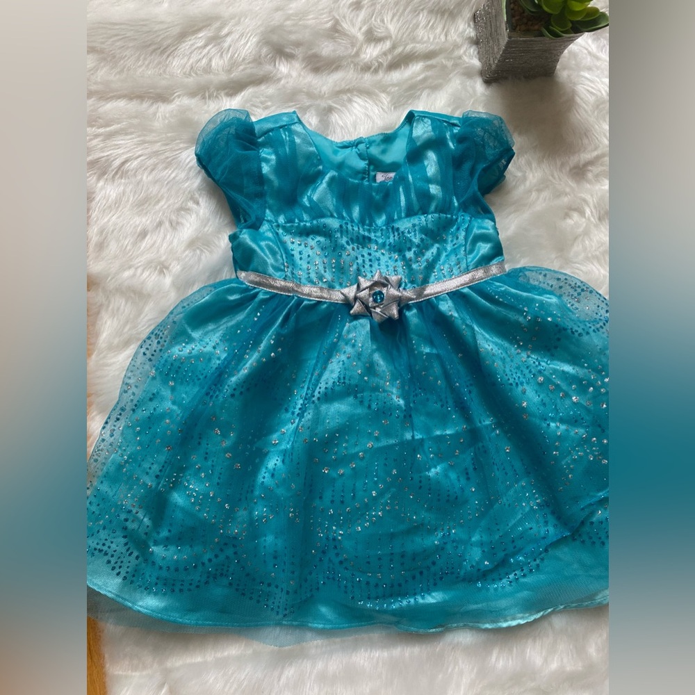 Girls dress
